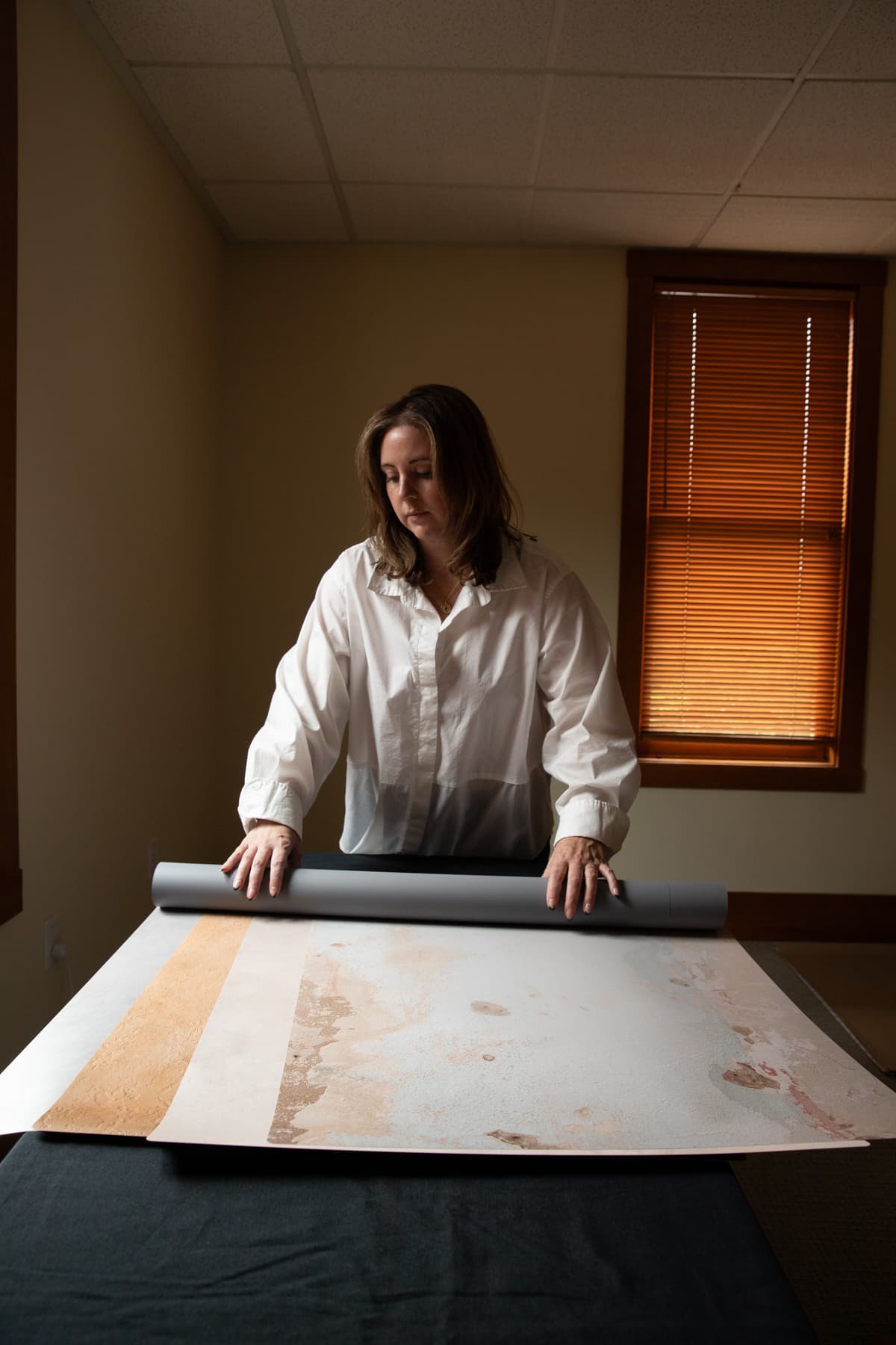 Plaster 4-Pack - roll-up photography backdrop (24x36) - alternate view 6